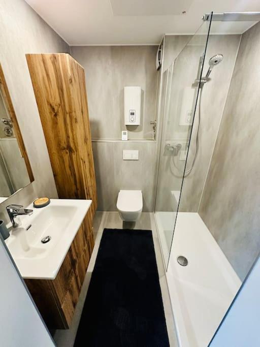 Rheinnest , Neue Und Gemuetliche Wohnung Dormagen Buitenkant foto